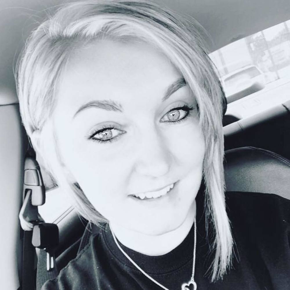 Meet your Posher, Crystal